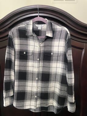Old Navy Black & White Plaid Button-Down Shirt
